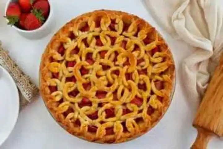 Nefis Çilekli Turta Tarifi