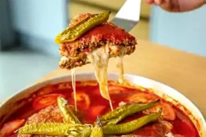 Nefis Kaşarlı Fıstıklı Tepsi Kebabı Tarifi