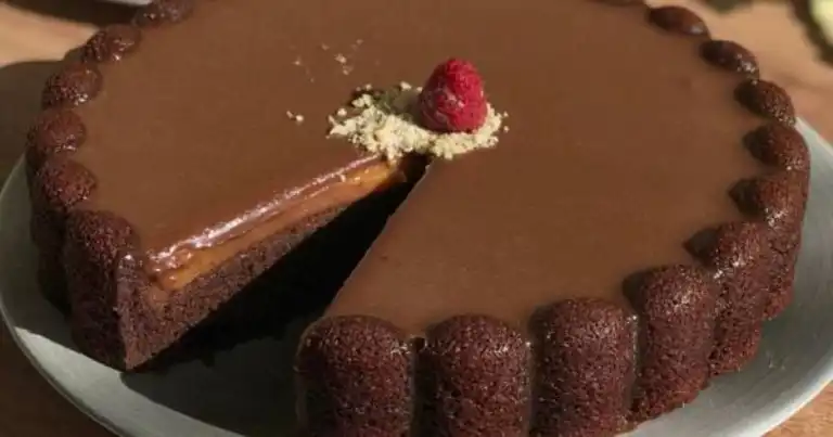 Nefis Karamelli Tart Kek Tarifi