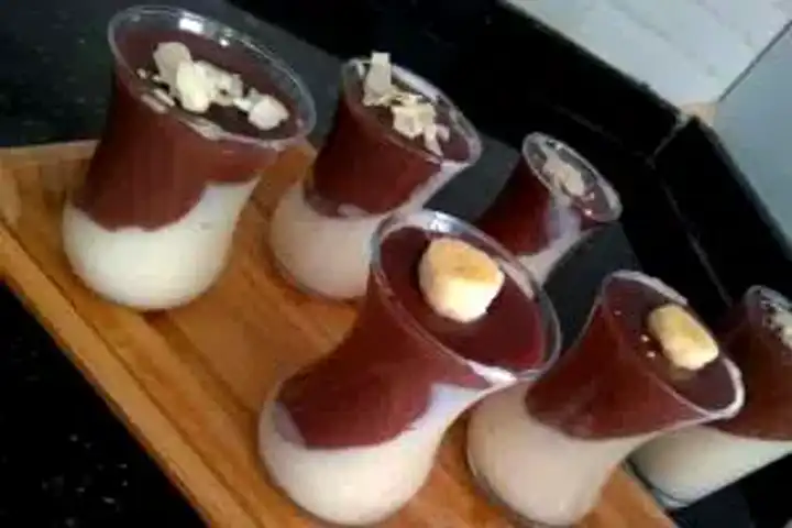 İki Renkli Muhallebi Tarifi