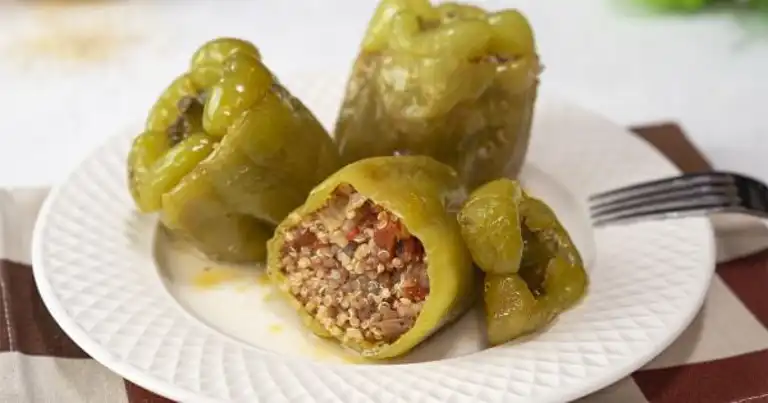 Lezzetli ve Sağlıklı Kinoalı Biber Dolması Tarifi