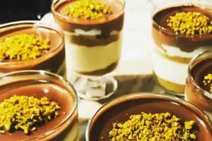 Nefis Kupta Çikolata Soslu Tatlı Tarifi