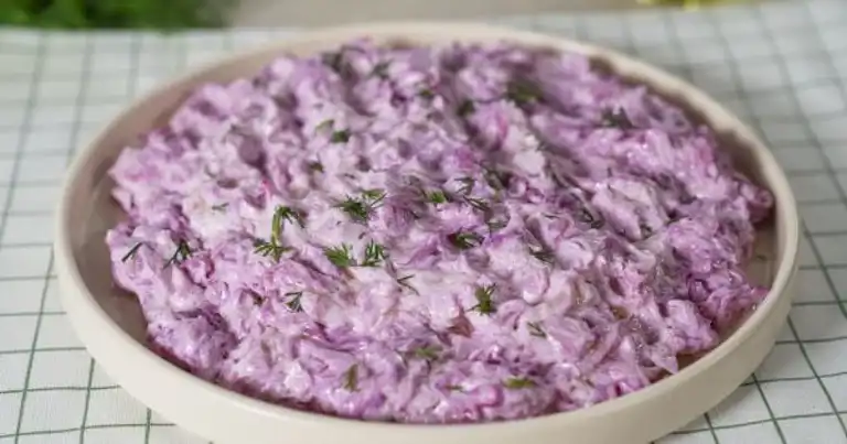 Nefis Mor Lahana Tarator Mezesi Tarifi