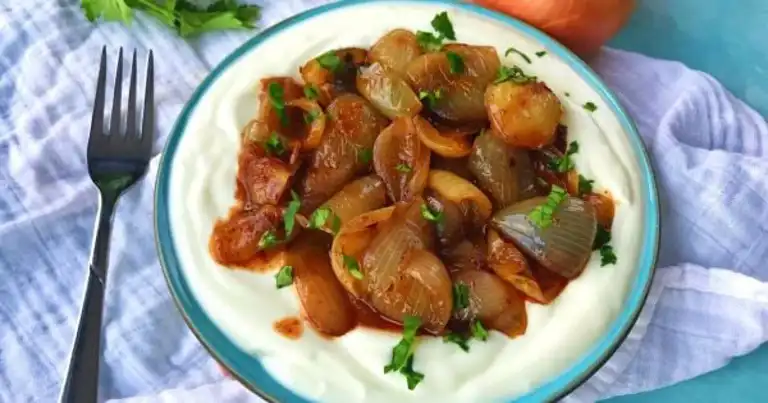 Nar Ekşili Karamelize Soğan Mezesi Tarifi
