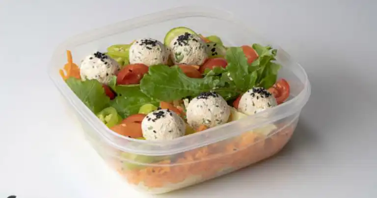 Sağlıklı ve Lezzetli Peynirli Salata Tarifi