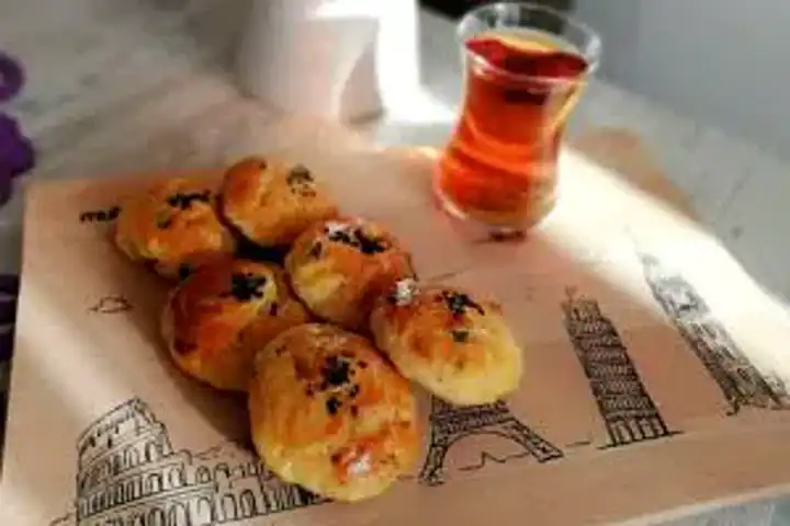 Ev Yapımı Peynirli Dereotlu Poğaça Tarifi