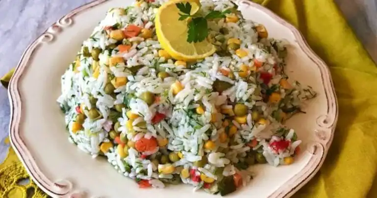 Taze Otlu Pirinç Salatası Tarifi