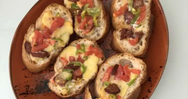 Bayat Ekmeklerden Lezzetli Pizza Ekmek Tarifi