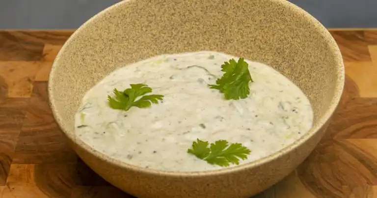 Baharatlı Hint Cacığı: Raita Tarifi