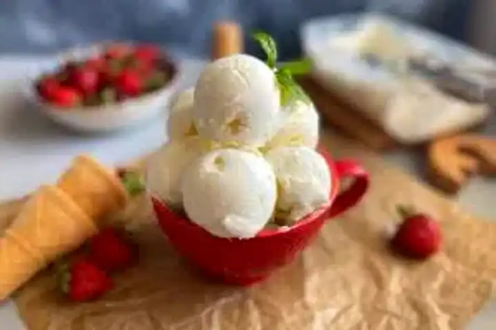 Ev Yapımı Salepsiz Dondurma Tarifi