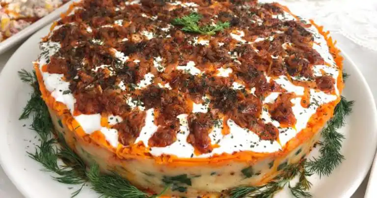 Katmanlı Soslu Patates Salatası Tarifi