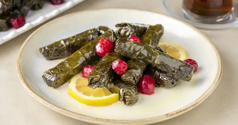 Lezzetli Vişneli Yaprak Sarması Tarifi