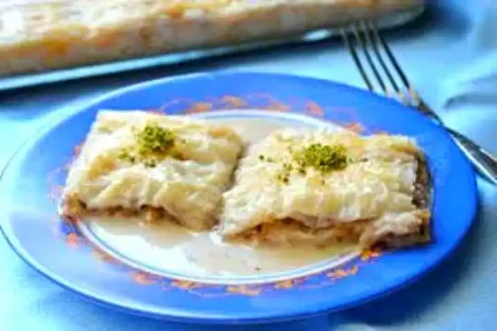 Nefis Yufka Tatlısı Tarifi