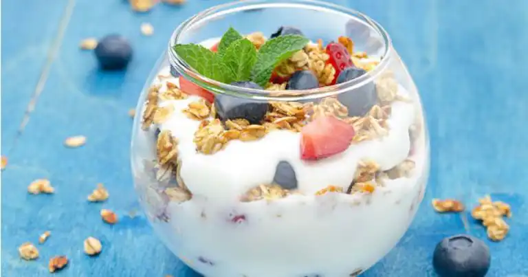 Lezzetli Yoğurtlu Müsli Tarifi