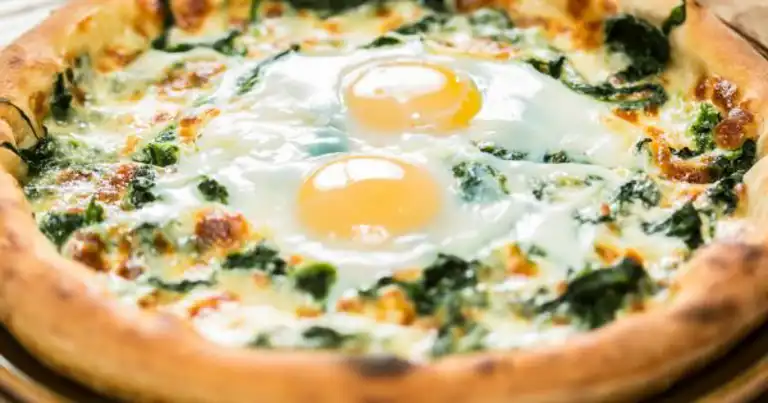 Nefis Otlu Yumurtalı Pide Tarifi